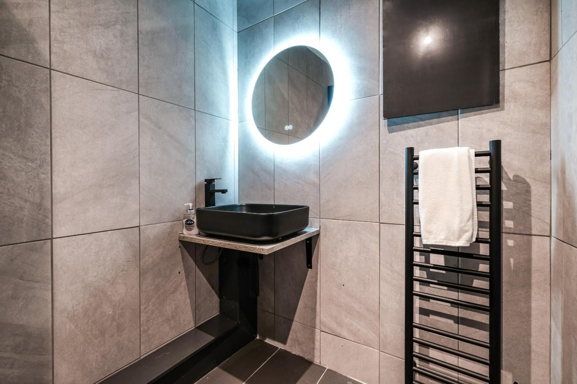 Appartamento Piccadilly Dreams 1Br Sleep 4 Retreat Vrf Londra Esterno foto